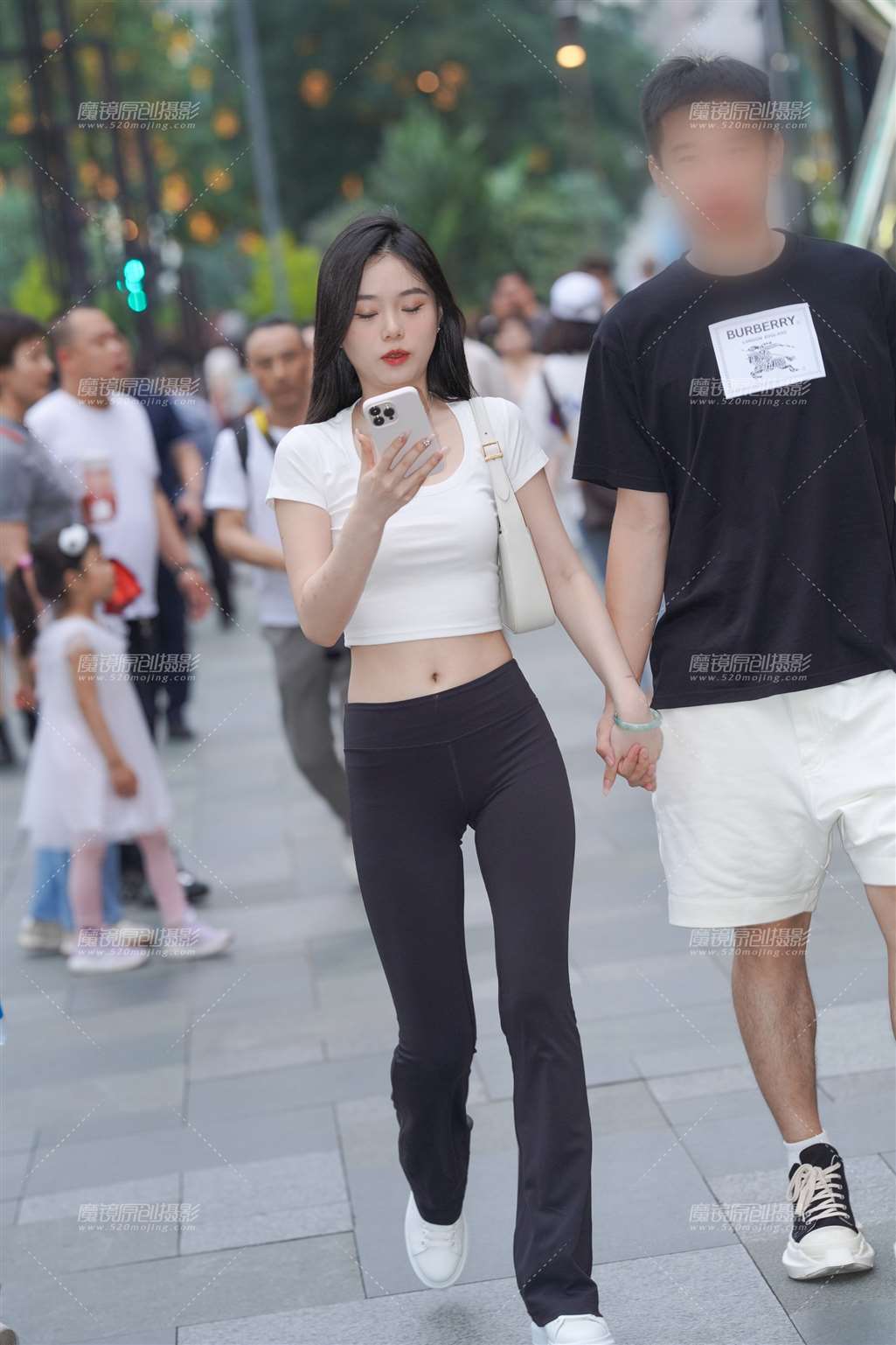 图片[3]-瑜伽裤女孩-街拍流行馆