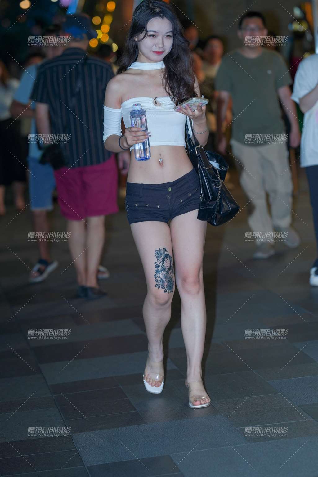 图片[1]-热裤辣妹-街拍流行馆