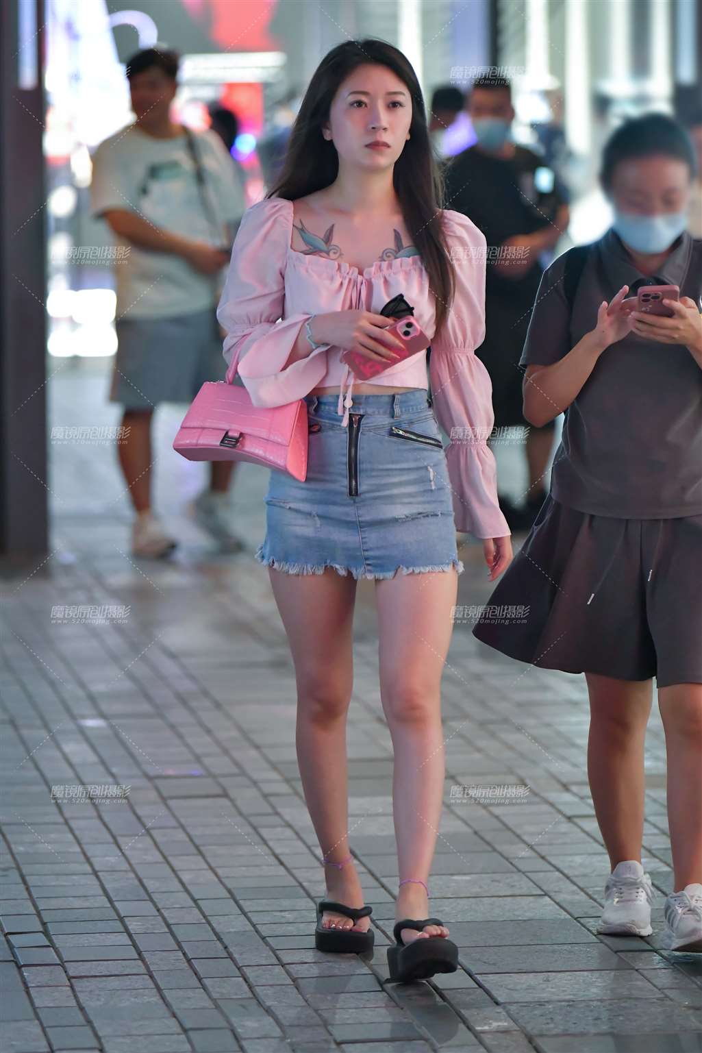 图片[5]-逛街牛仔裙美女-街拍流行馆