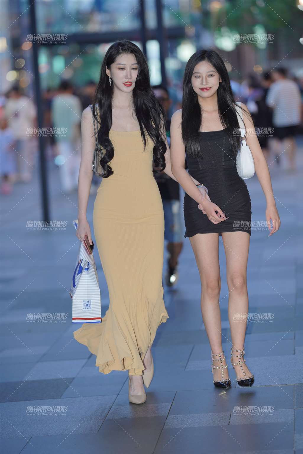 图片[1]-包臀裙美女-街拍流行馆