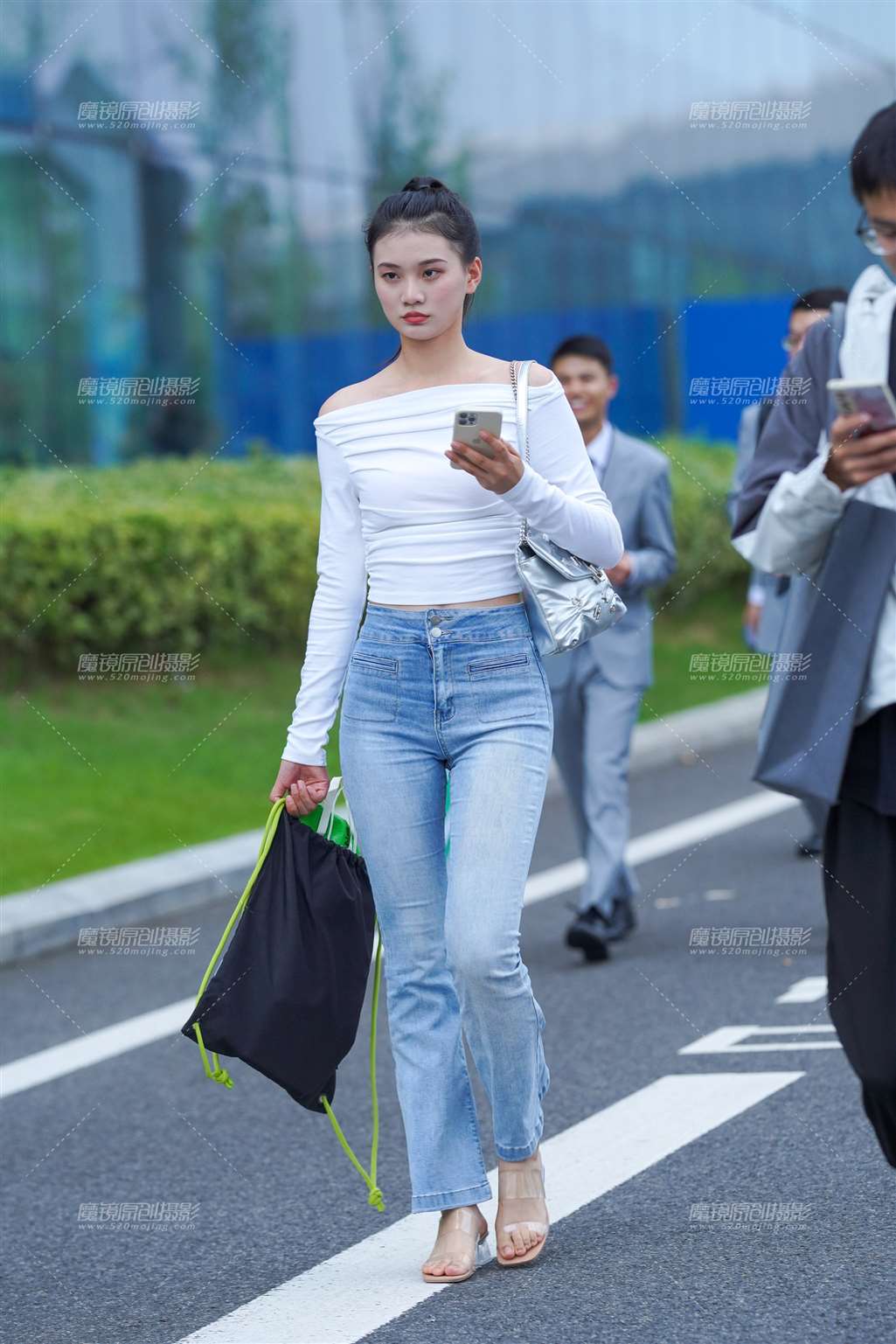 图片[4]-紧牛美眉-街拍流行馆