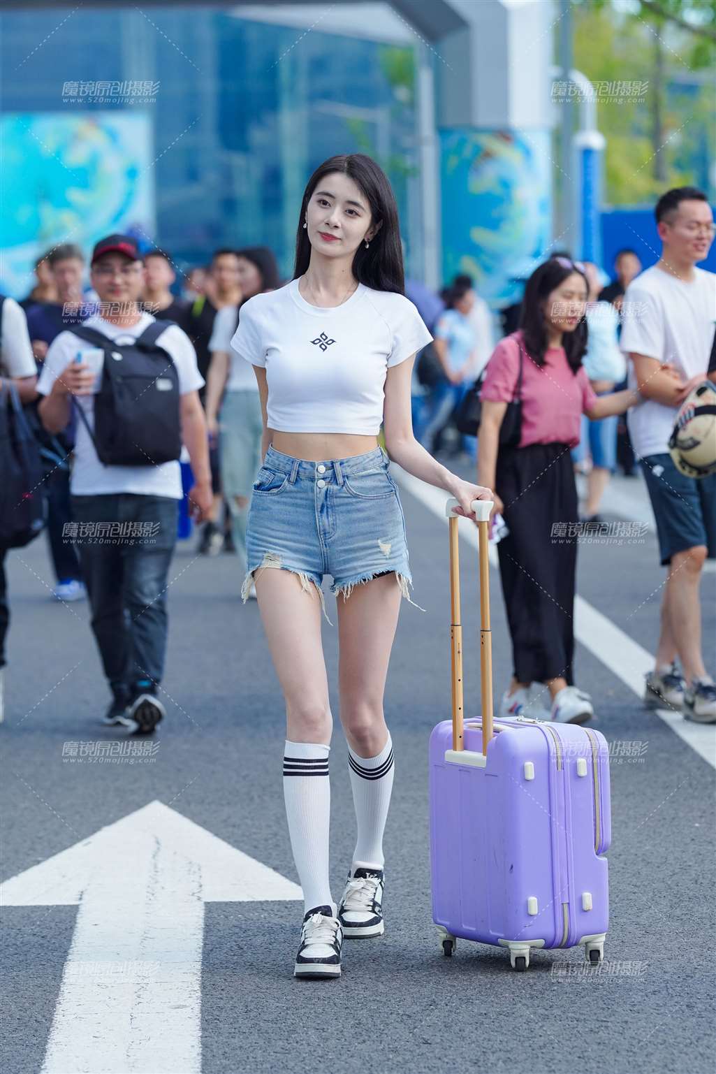 图片[3]-大长腿-街拍流行馆