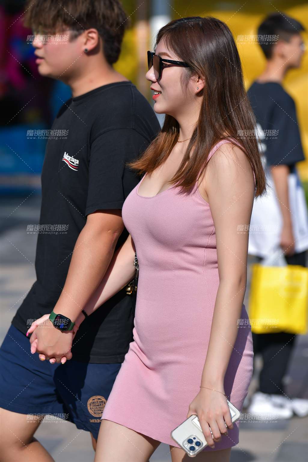 图片[3]-甜美微丰腴白皙美女-街拍流行馆