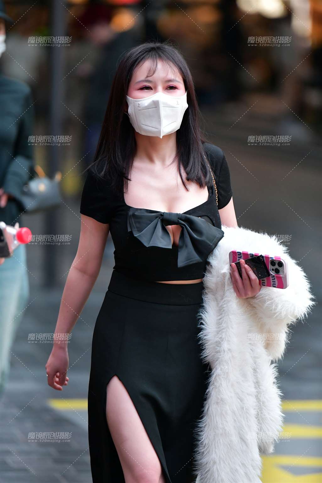 图片[1]-洁白高跟美女-街拍流行馆