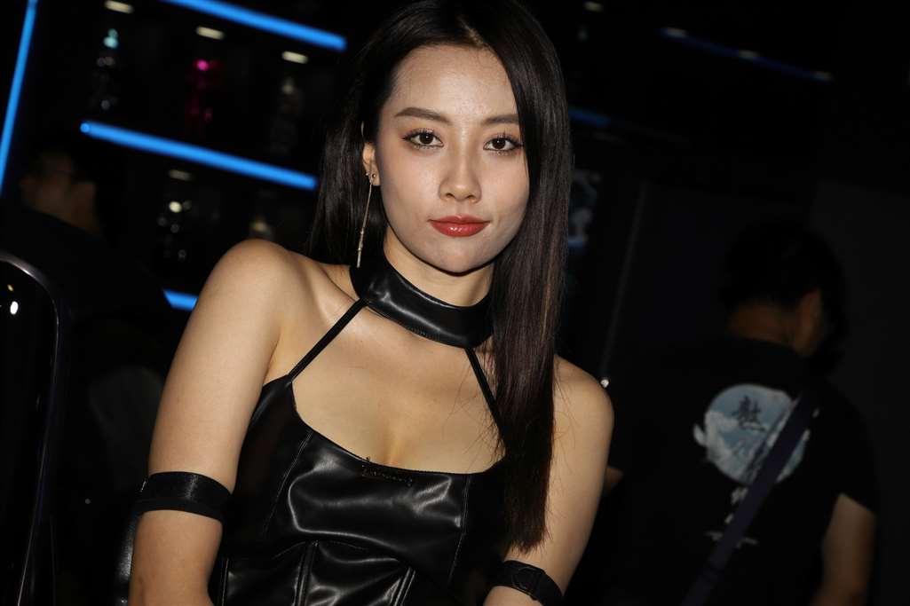 图片[1]-黑色背带连衣皮群2组-街拍流行馆