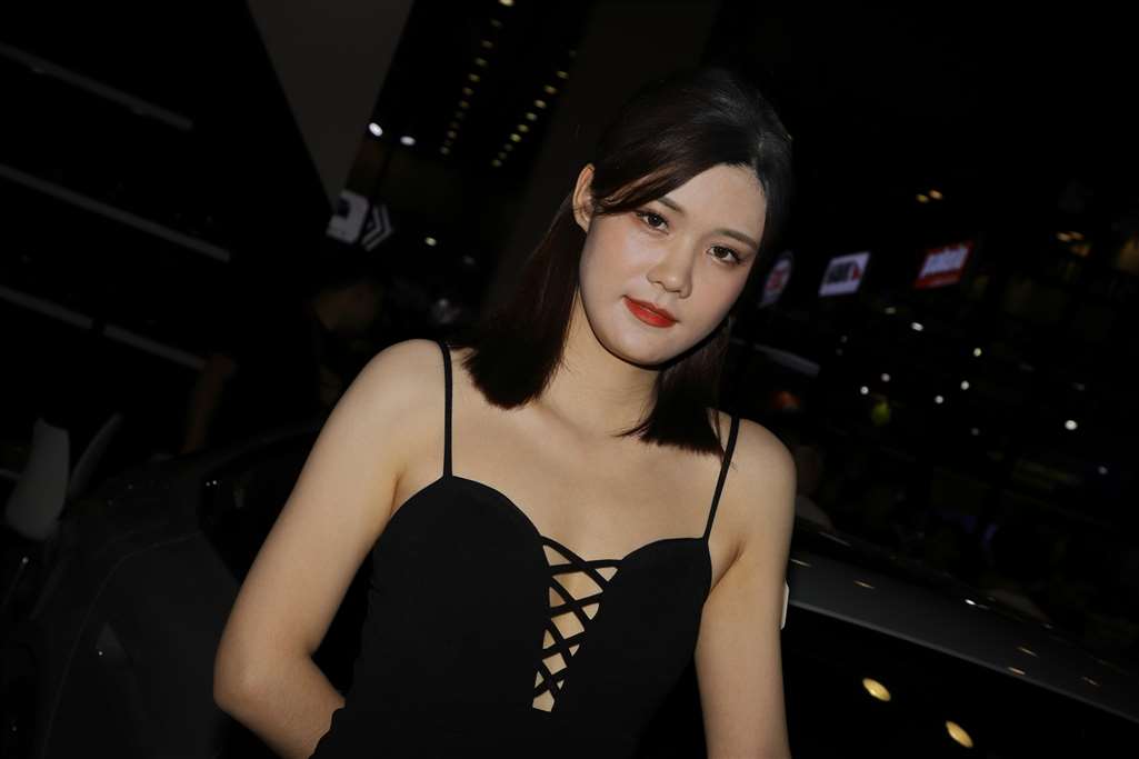 图片[5]-黑色吊带连衣裙黑色绑带-街拍流行馆