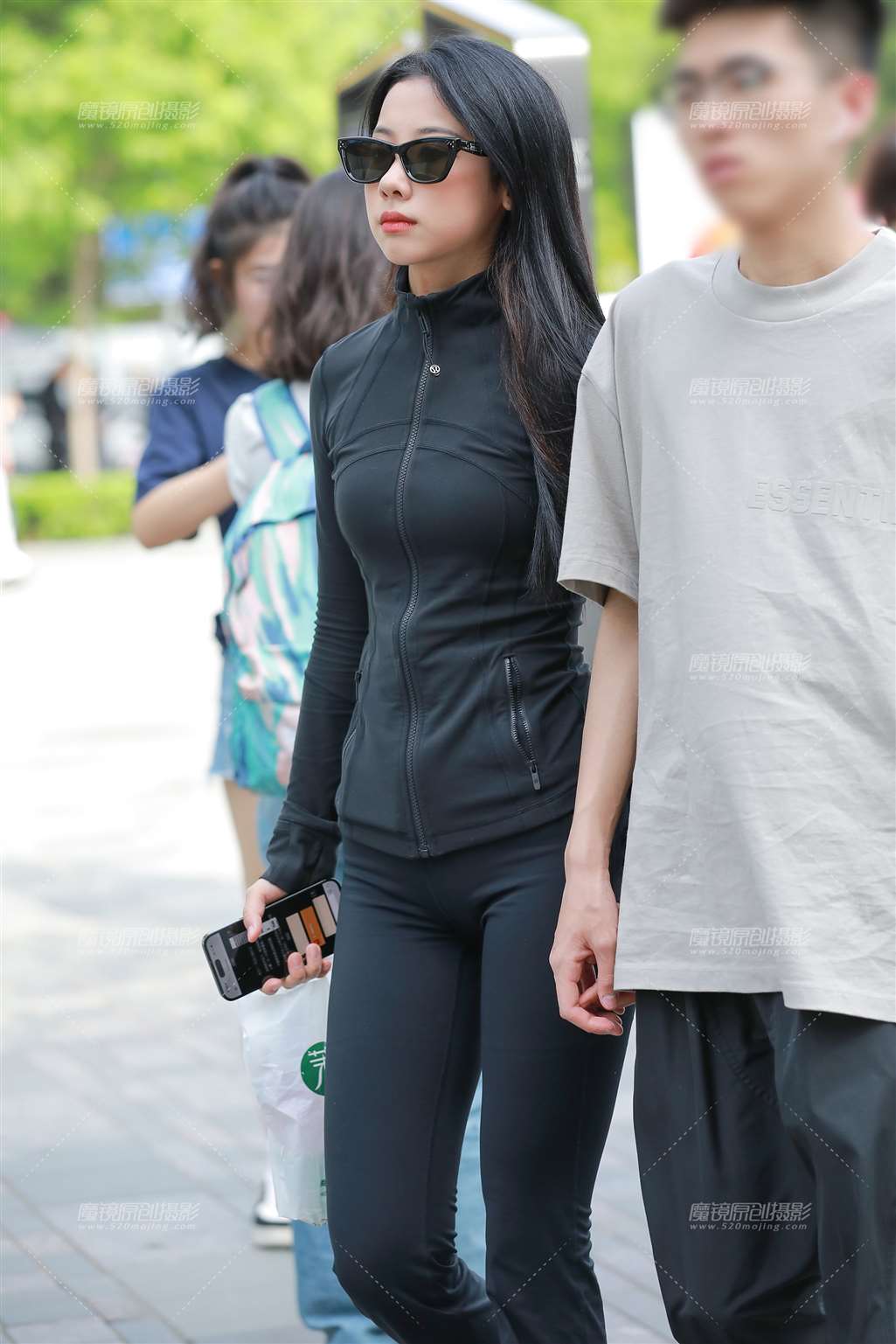 图片[5]-黑色瑜伽裤女友-街拍流行馆
