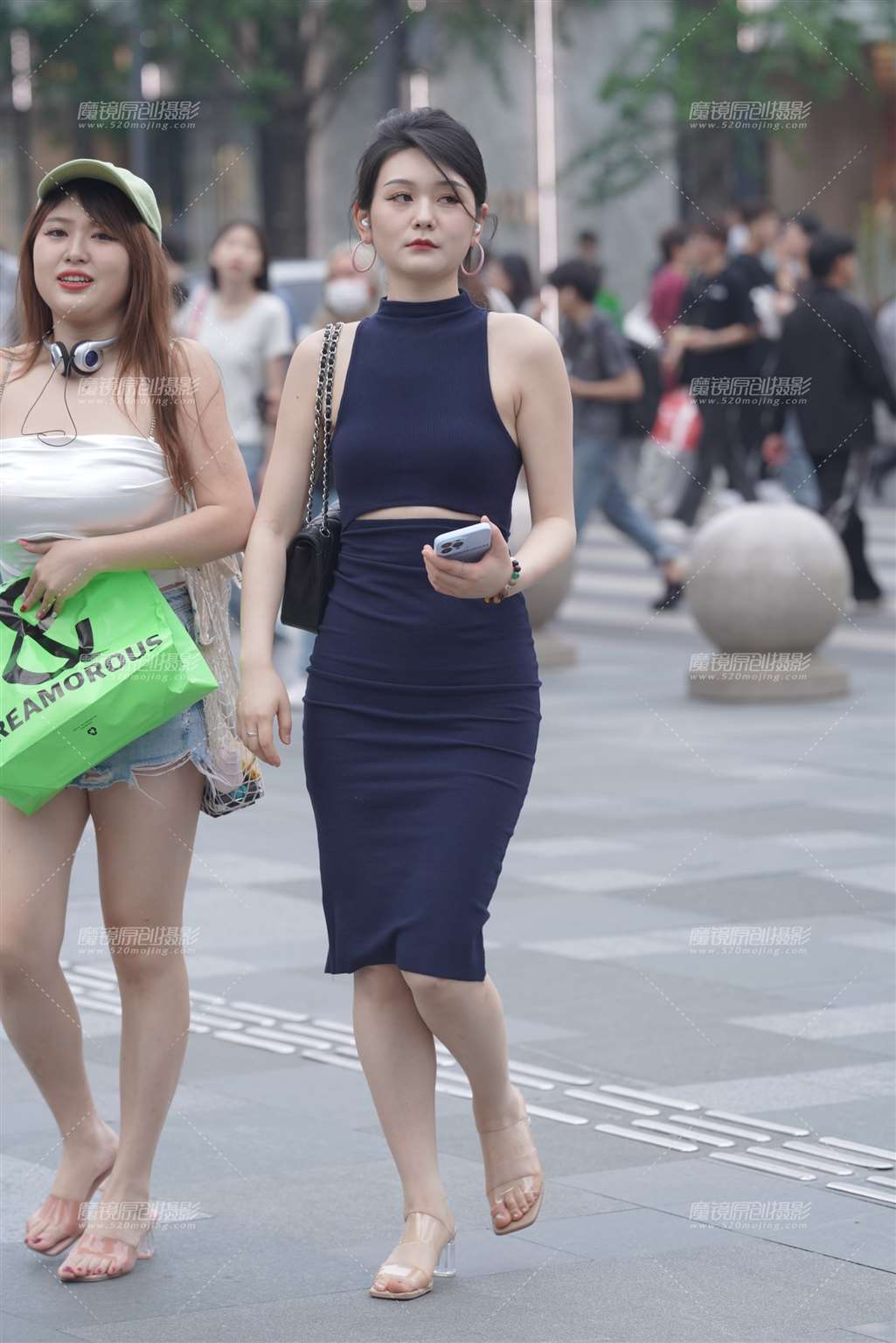 图片[1]-女人味-街拍流行馆