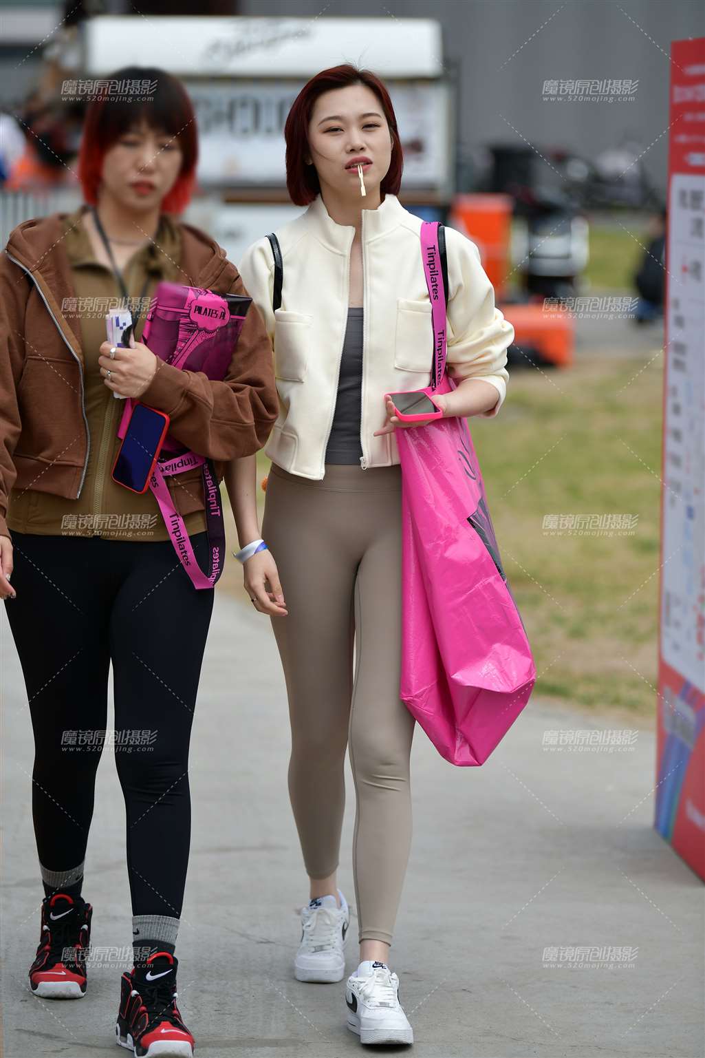 图片[5]-苗条紧身裤美女-街拍流行馆