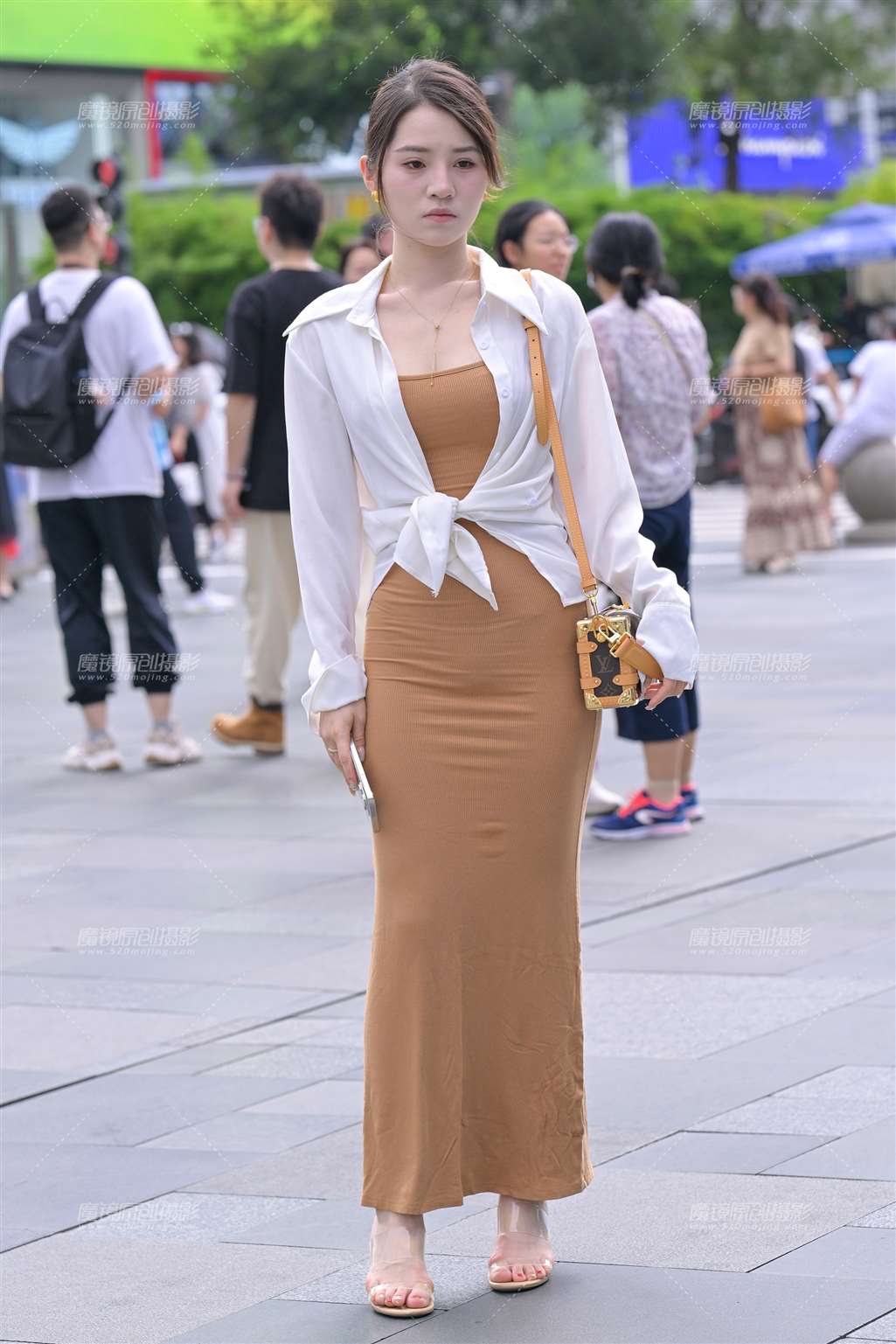 图片[1]-长裙包臀美女-街拍流行馆