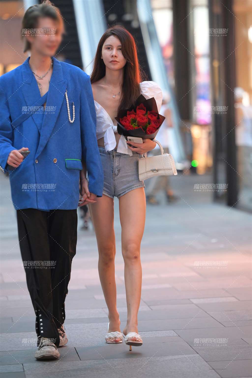 图片[1]-翘臀女友-街拍流行馆