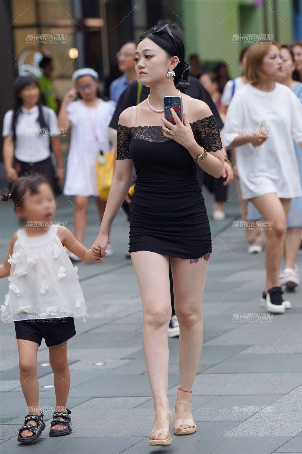 图片[1]-辣妈-街拍流行馆