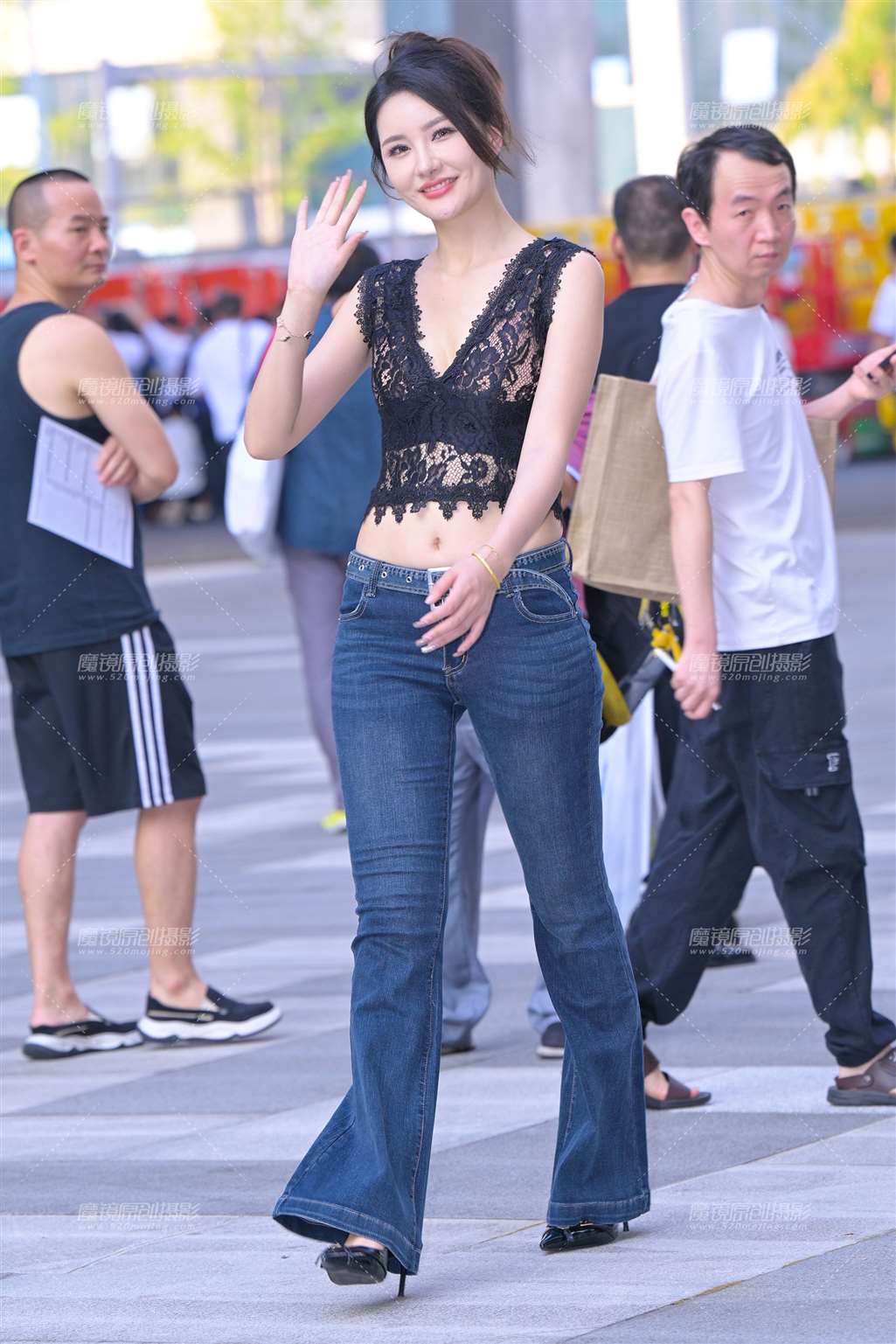 图片[3]-搭讪牛仔裤美女-街拍流行馆