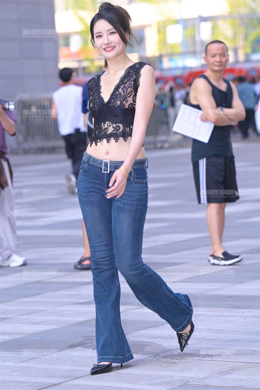 图片[4]-搭讪牛仔裤美女-街拍流行馆