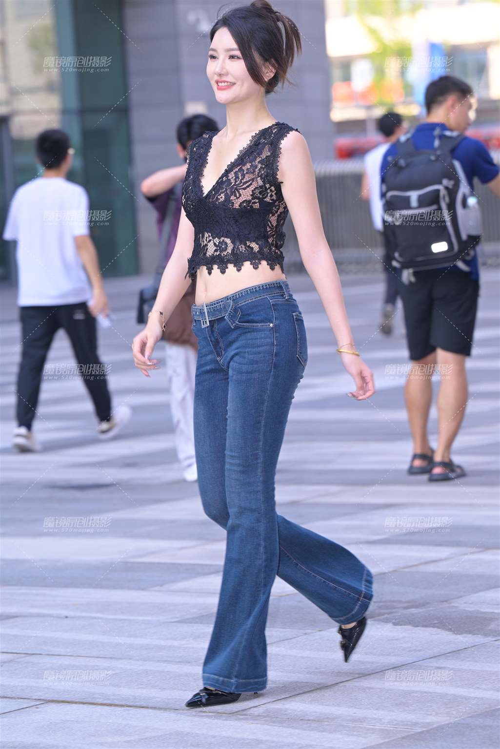 图片[5]-搭讪牛仔裤美女-街拍流行馆