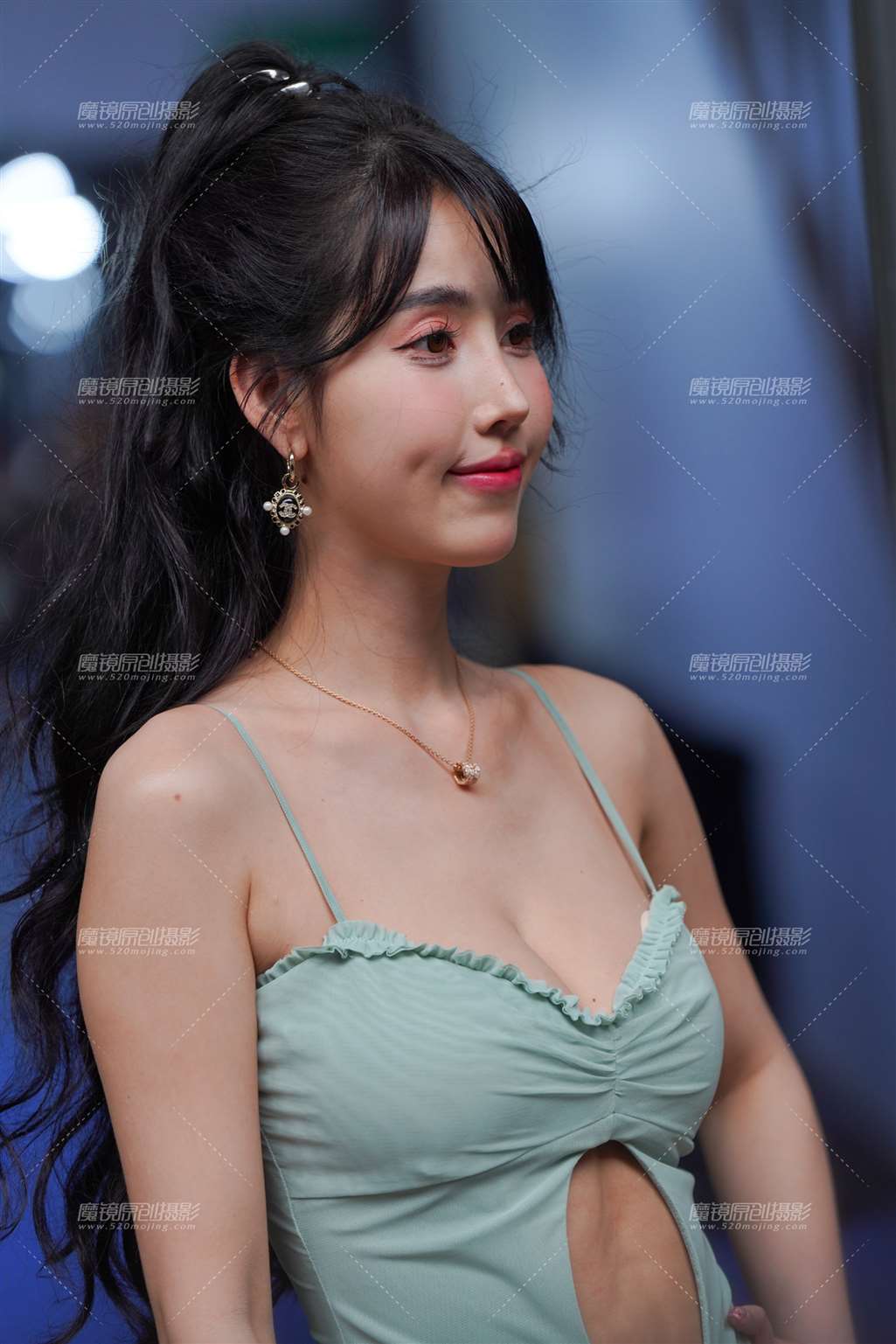图片[4]-酥胸美女-街拍流行馆