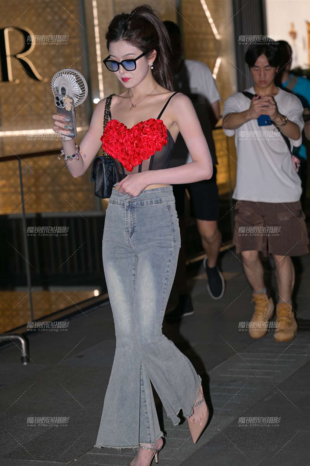 图片[1]-牛仔美女-街拍流行馆