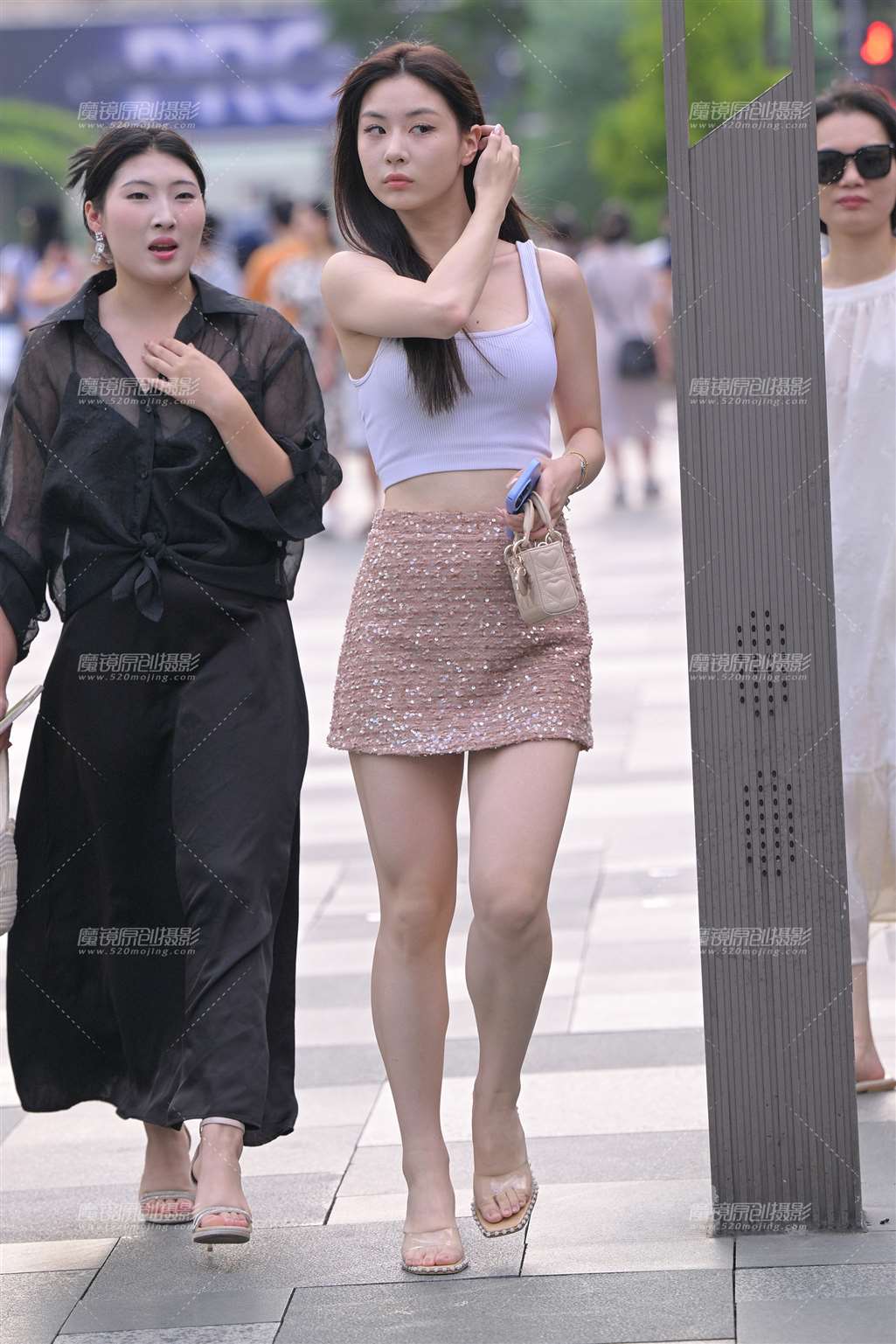 图片[3]-白嫩美腿小妹-街拍流行馆