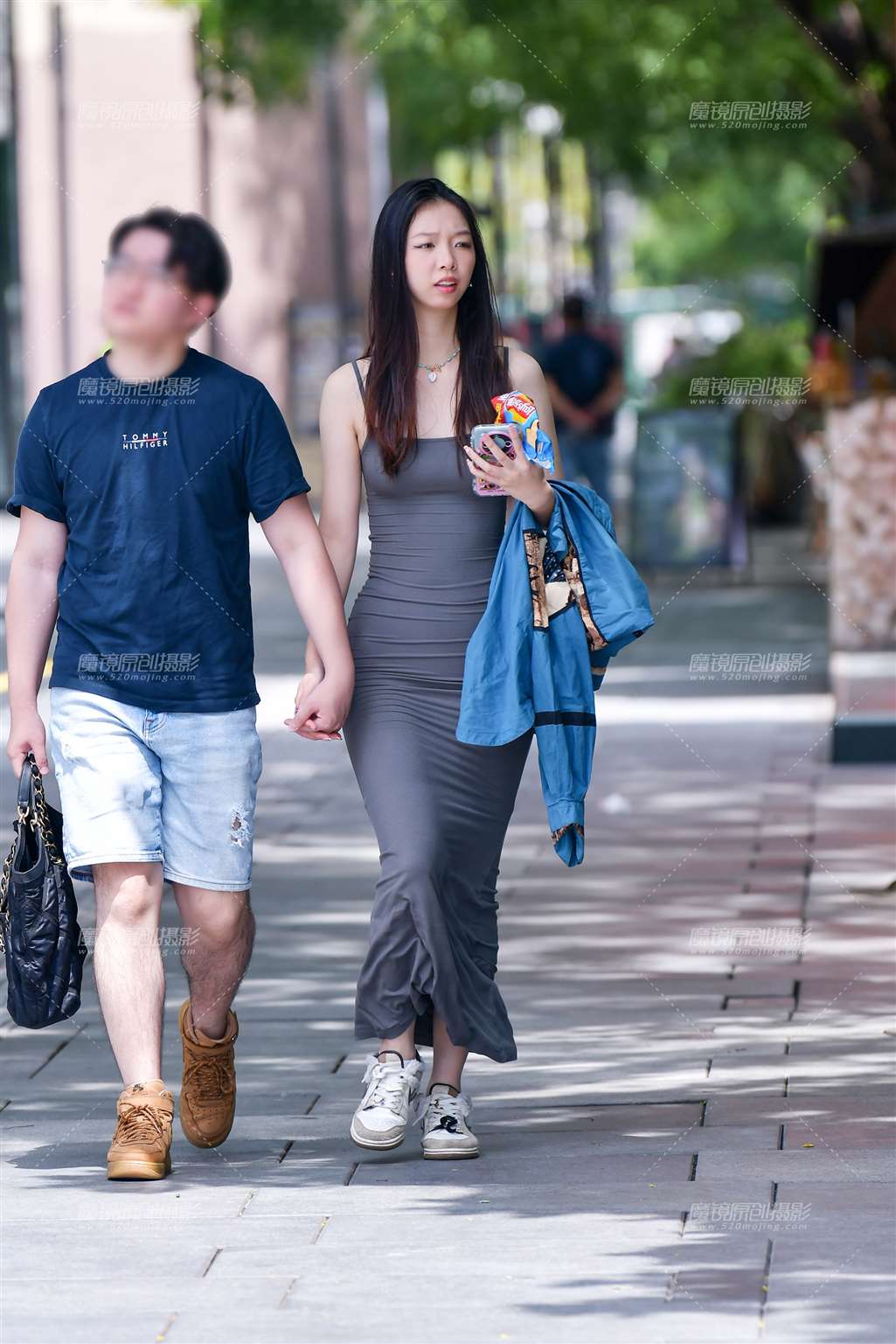 图片[3]-裹身长裙美女-街拍流行馆