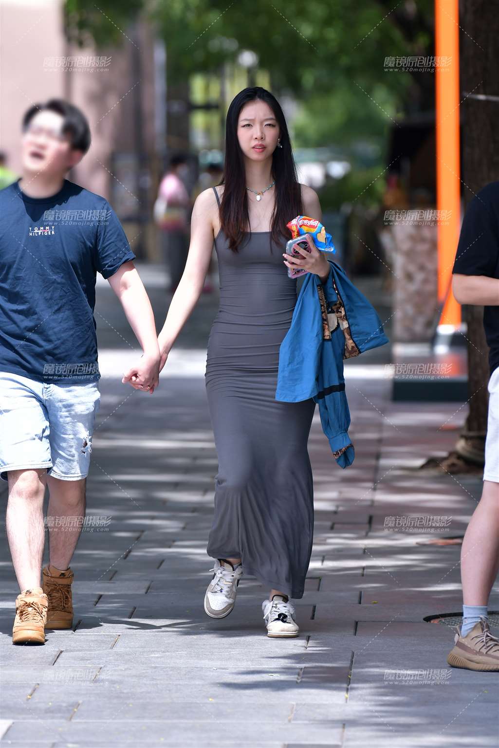 图片[5]-裹身长裙美女-街拍流行馆